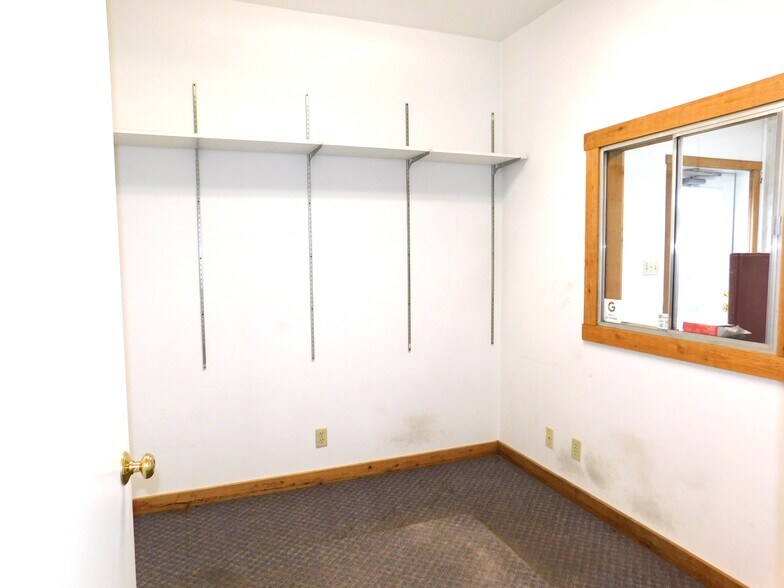 More Photos Of 215 Nieman St, Sunman Warehouse For Lease