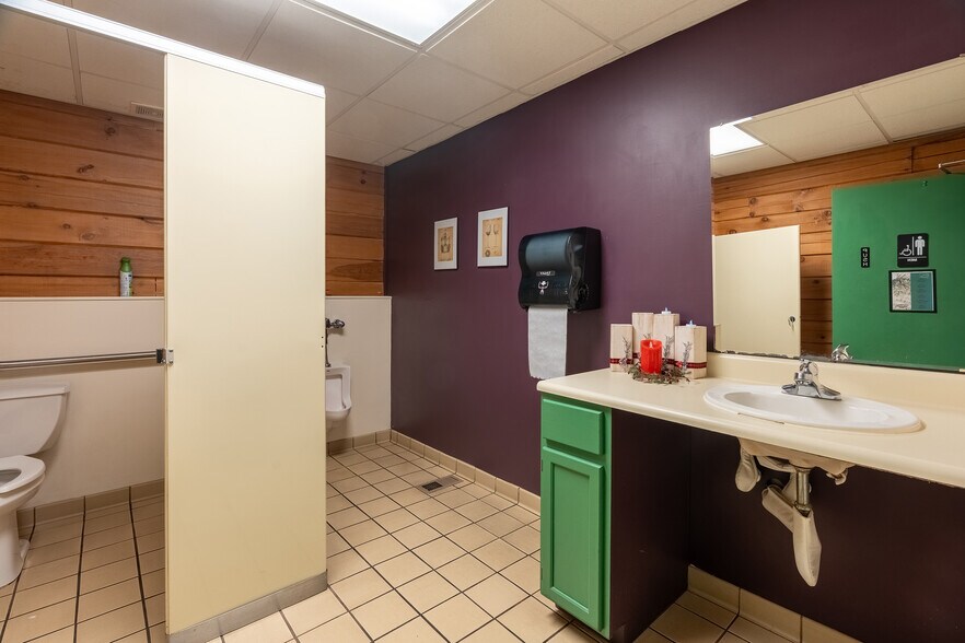 More Photos Of 14931 State Highway 37, Whittington Winery Vineyard For Sale