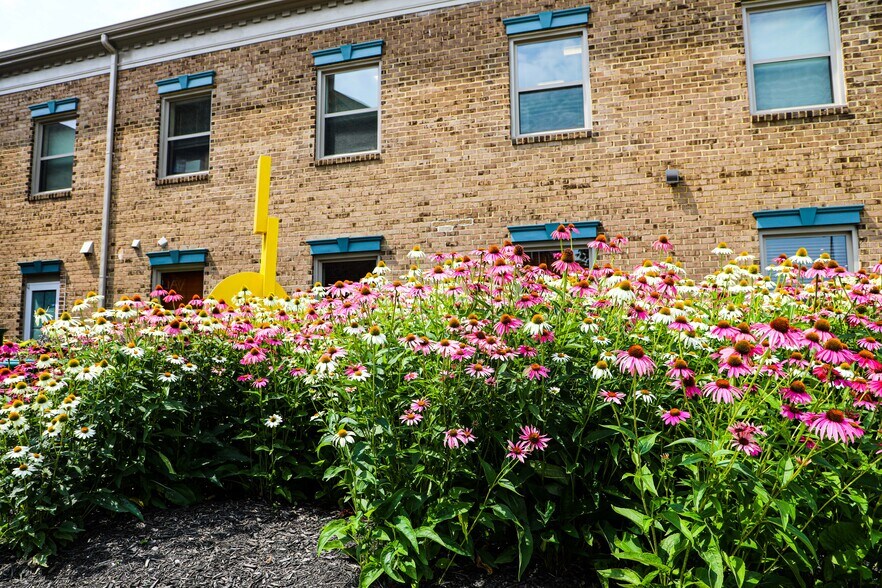 More Photos Of 9199 Reisterstown Rd, Owings Mills Office For Lease