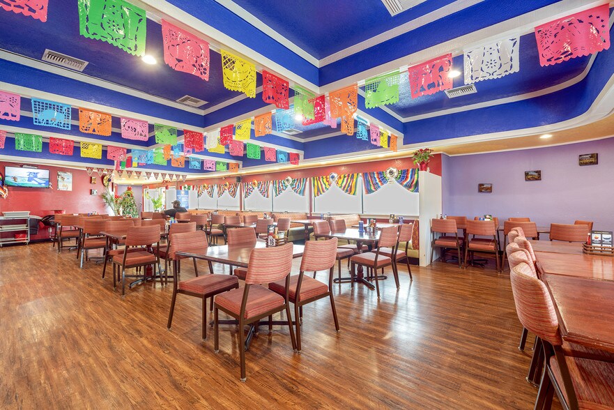 More Photos Of 17009 East Fwy, Channelview General Retail For Sale