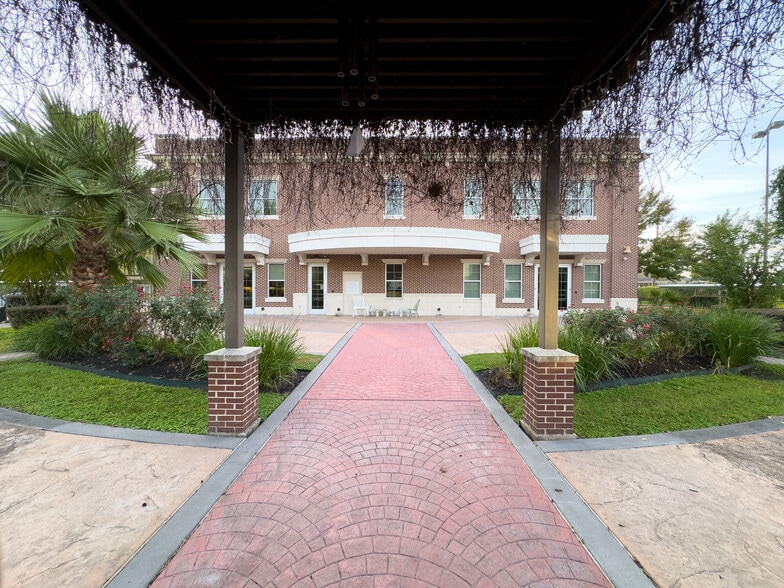 More Photos Of 16651 Ronan Rd, Houston Office For Sale