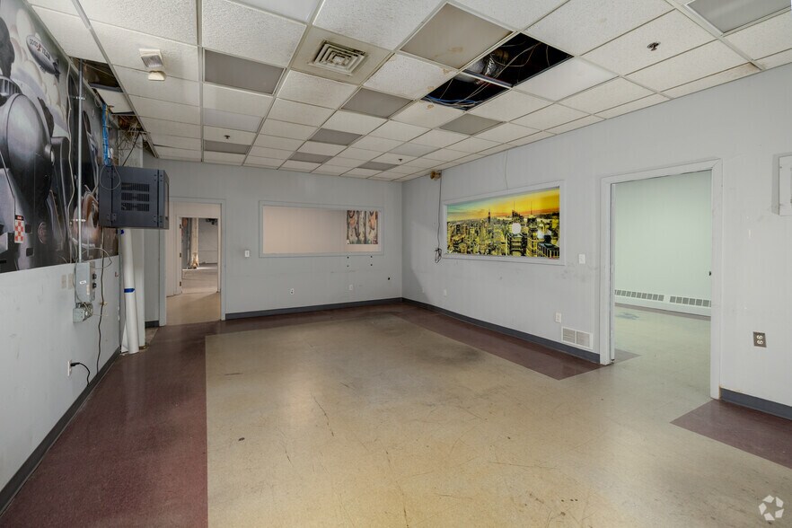 More Photos Of 650 Franklin Ave, Hartford Manufacturing For Sale