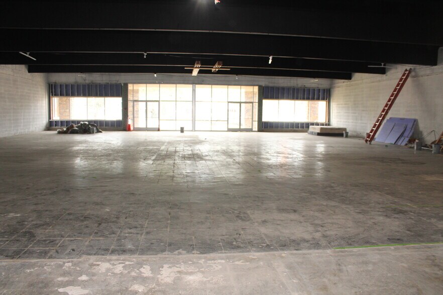 More Photos Of 564-578 W Main St, Dothan Freestanding For Lease
