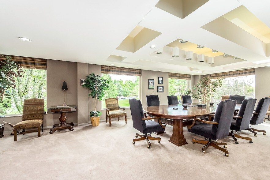 More Photos Of 8000 Ravines Edge Ct, Columbus Medical For Lease