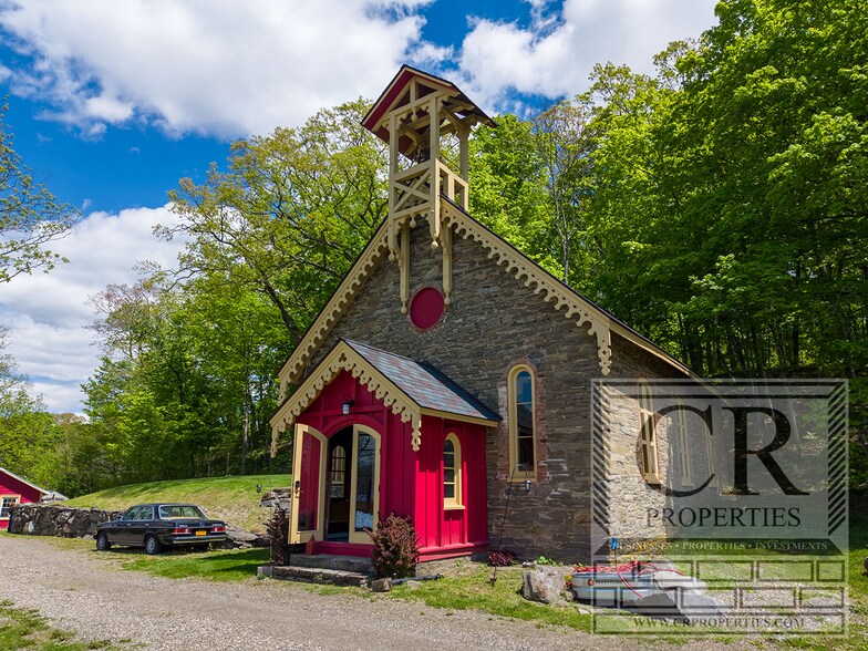 More Photos Of 5768-5774 Albany Post Rd, Rhinebeck Freestanding For Sale