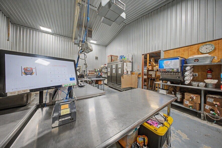More Photos Of 1412 S Margaret Ave, Kirbyville Restaurant For Sale