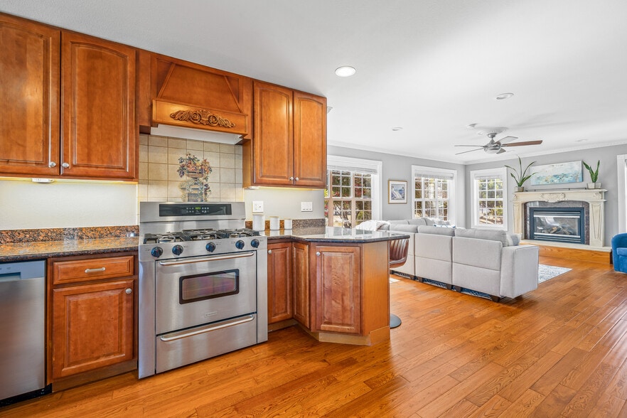 More Photos Of 19351 Del Mar Dr, Fort Bragg Specialty For Sale
