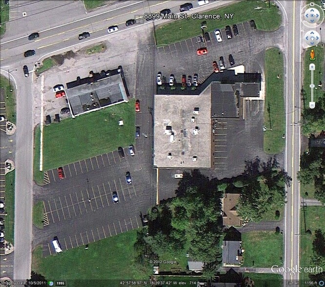 More Photos Of 8899 Main St, Buffalo Freestanding For Lease