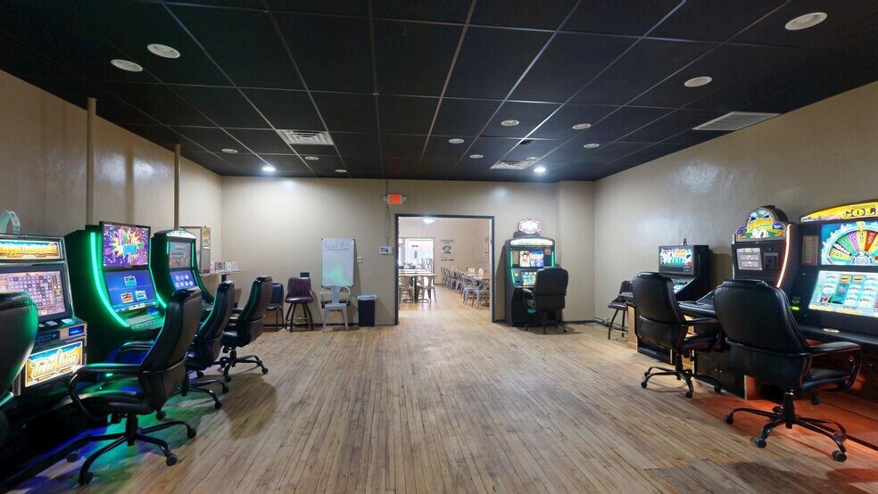 More Photos Of 316 N Center Ave, Hardin Specialty For Sale