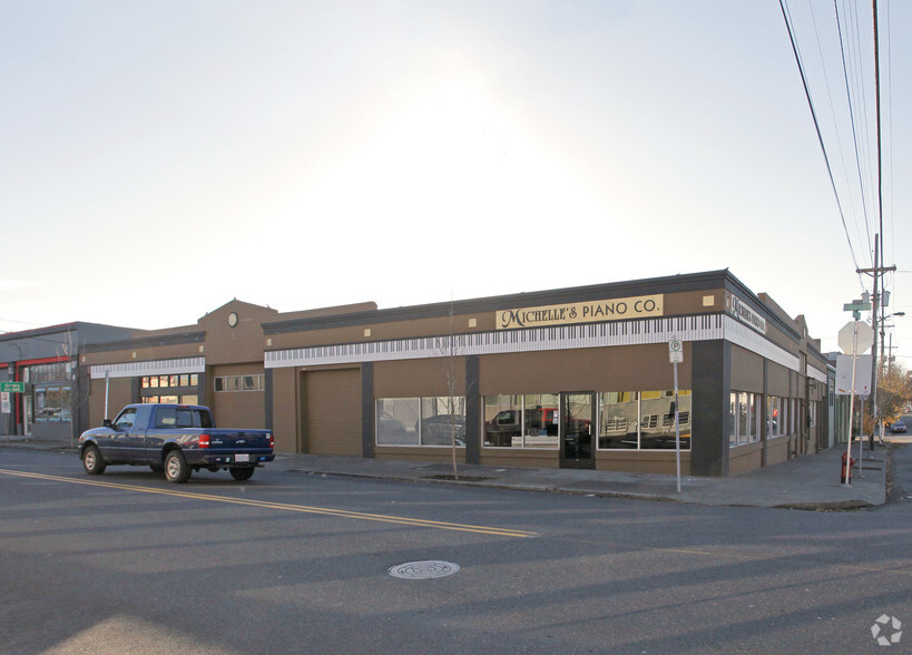 Primary Photo Of 600 SE Stark St, Portland Warehouse For Lease