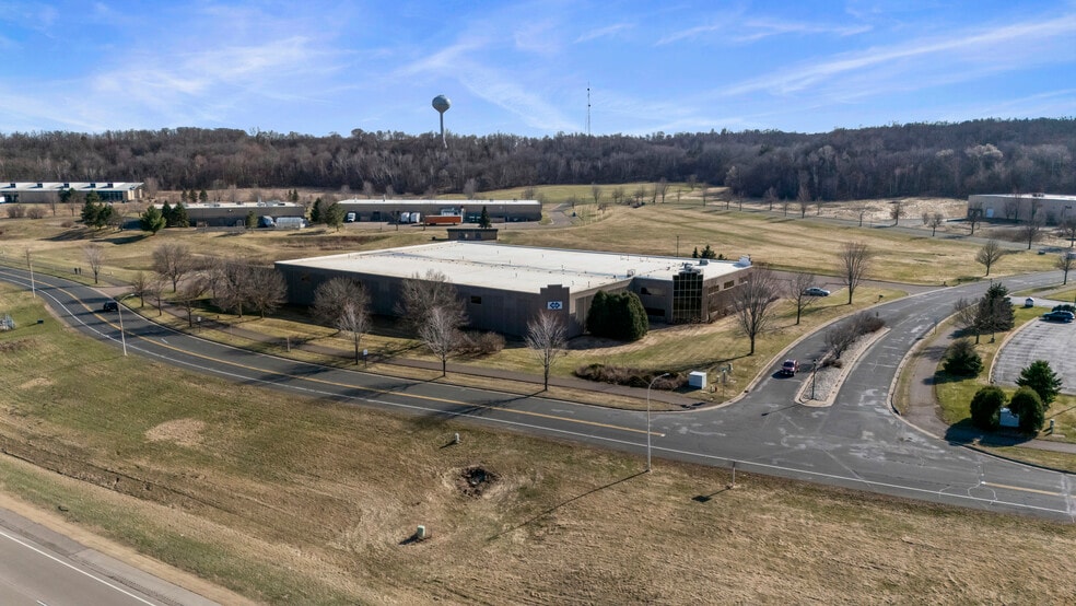 More Photos Of 610 Whitetail Blvd, River Falls Warehouse For Lease