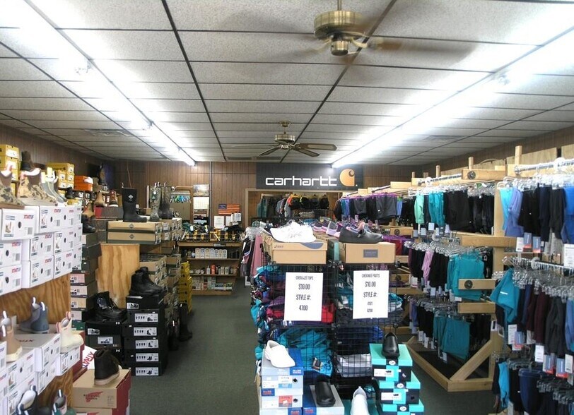More Photos Of 923 Roanoke Ave, Roanoke Rapids Storefront For Sale