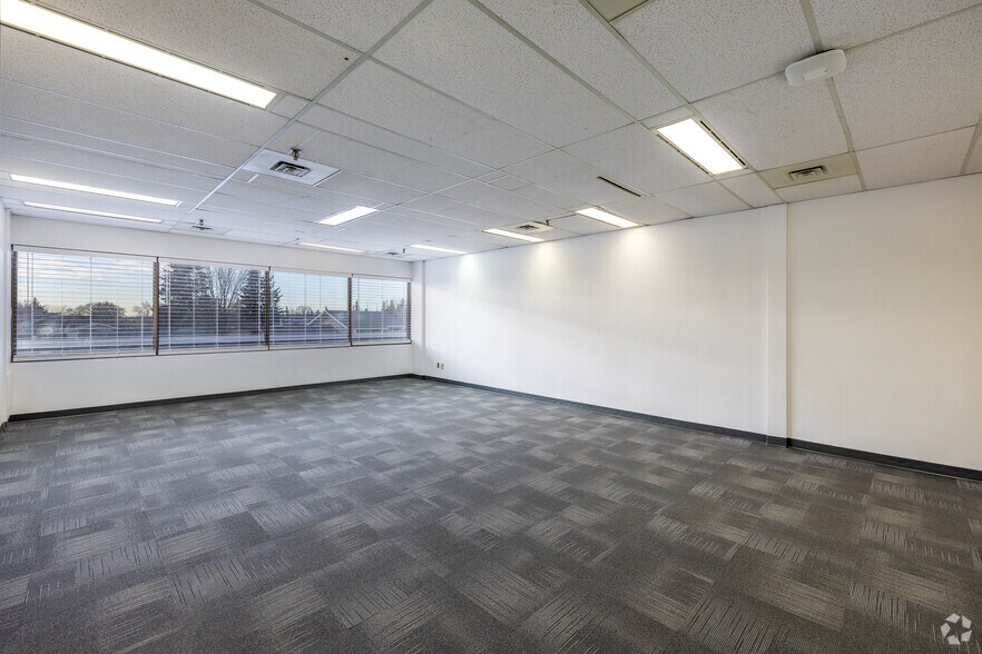 More Photos Of 5401 Temple Dr NE, Calgary Storefront Retail Office For Lease