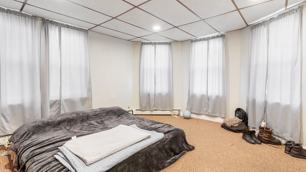 More Photos Of 393 Waterman Ave, East Providence Apartments For Sale