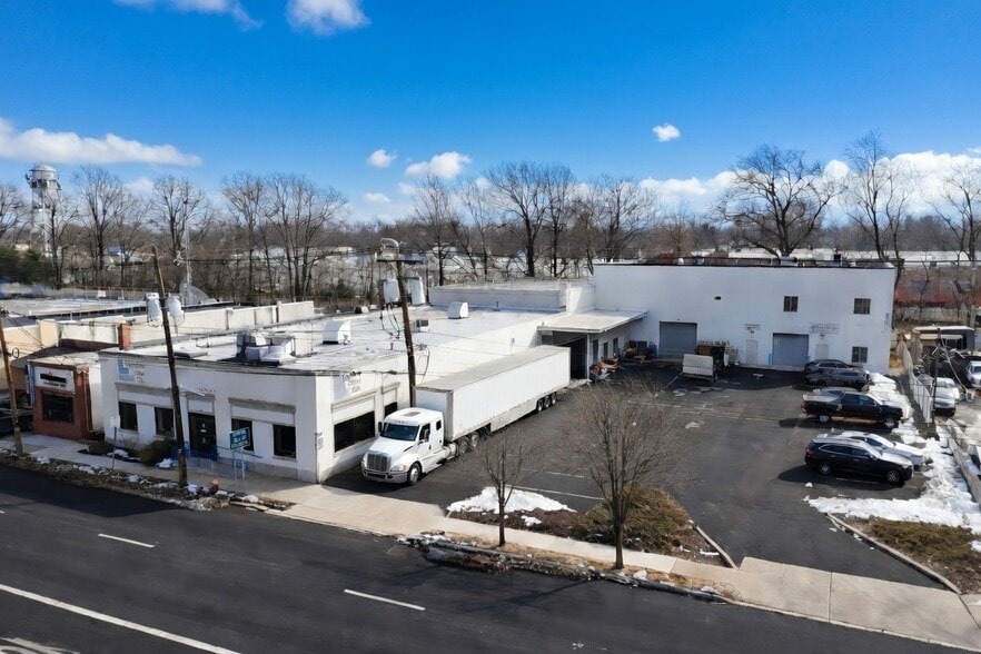 More Photos Of 472 E Westfield Ave, Roselle Park Light Manufacturing For Lease