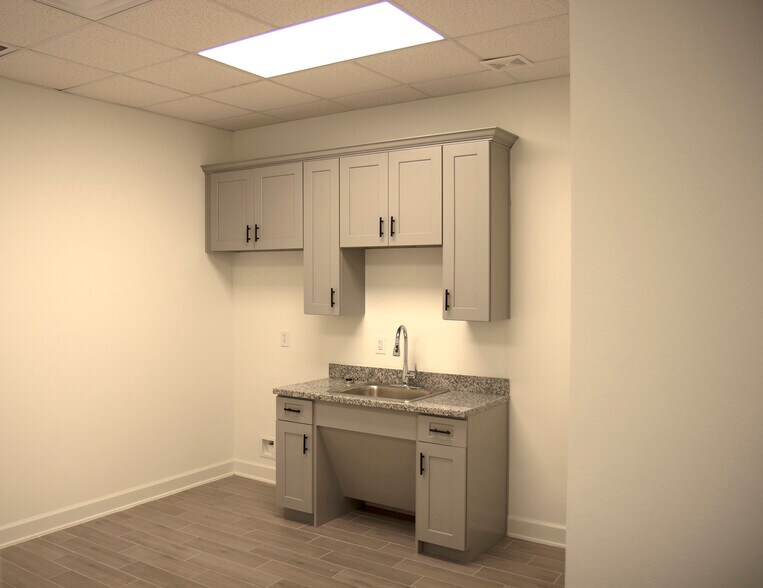 More Photos Of 12425 W Airport Blvd, Sugar Land Light Distribution For Lease