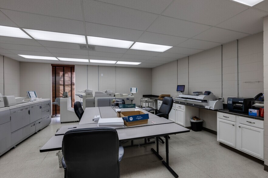 More Photos Of 127 Saint John St, Monroe Office For Sale
