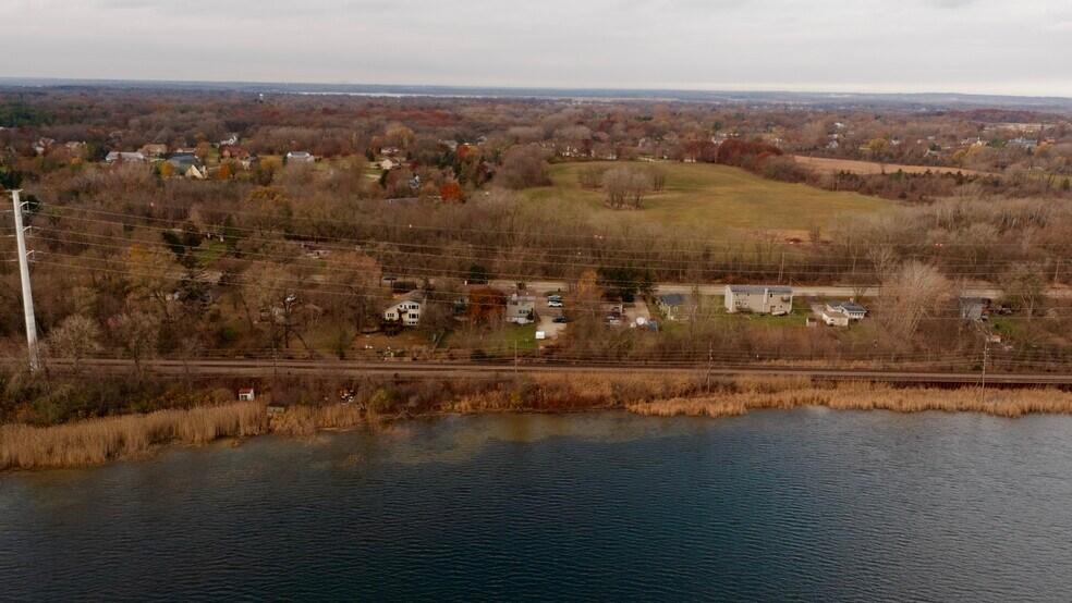 More Photos Of 40523 N Il Route 83, Antioch Apartments For Sale