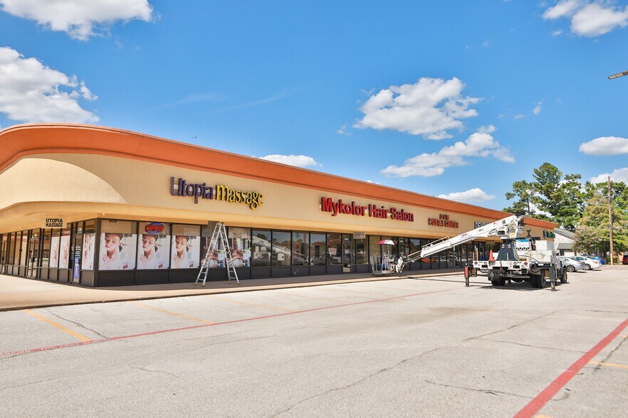 More Photos Of 13300-13350 Jones Rd, Houston Freestanding For Sale