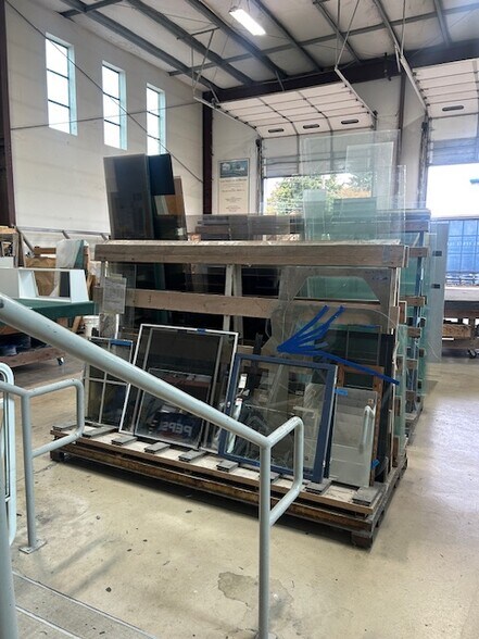 More Photos Of 1369 W 6th Ave, Eugene Storefront Retail Office For Lease