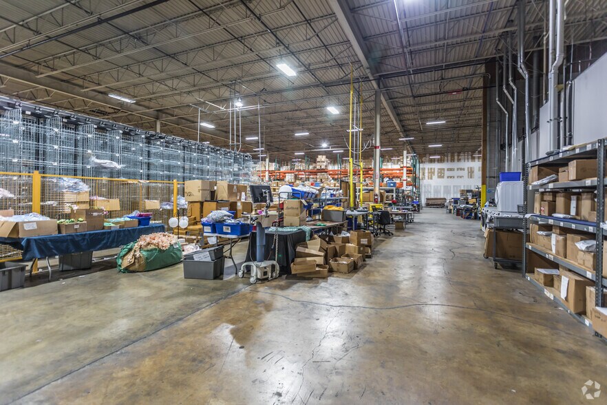More Photos Of 2900 Datsun Dr, Memphis Distribution For Lease