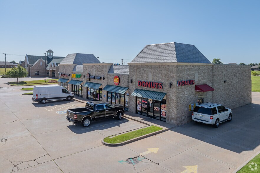 More Photos Of 2120-2136 NW 164th St, Edmond Freestanding For Lease