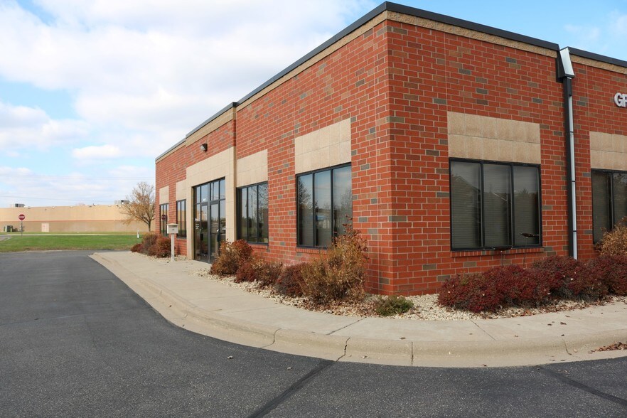 More Photos Of 8811 92nd St S, Cottage Grove Office For Lease