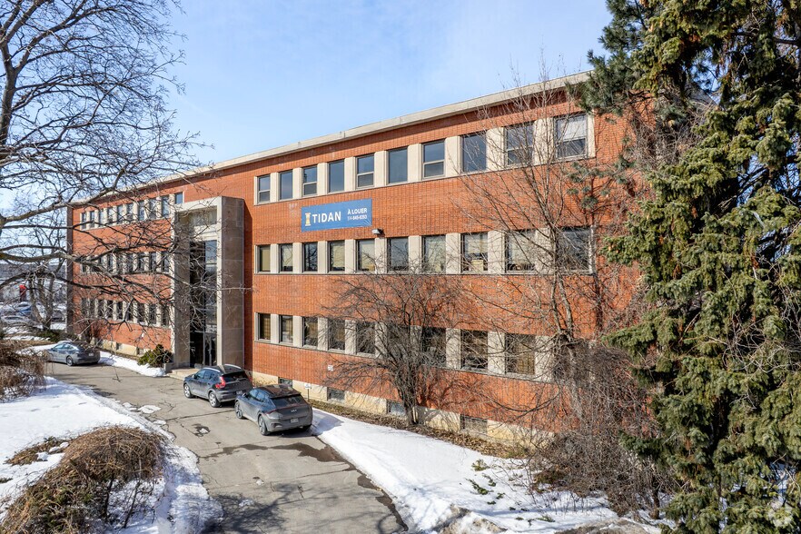 More Photos Of 8270-8310 Ch Devonshire, Mt Royal Unknown For Lease