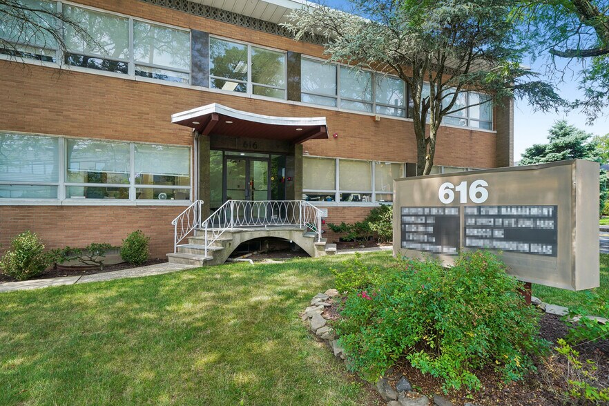 Primary Photo Of 616 E Palisade Ave, Englewood Cliffs Office For Sale