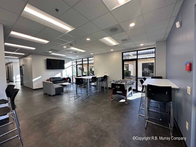 More Photos Of 1343 E Kingsley St, Springfield Office For Lease