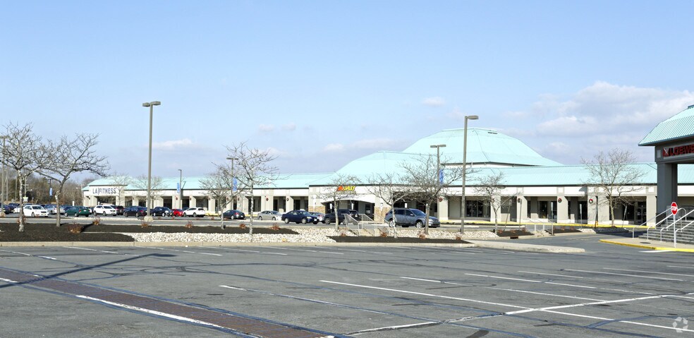 More Photos Of 635 Bay Ave, Toms River General Retail For Sale
