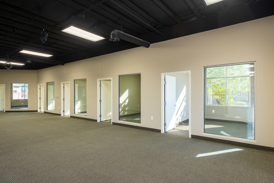 More Photos Of 2306 Pama Ln, Las Vegas Office Residential For Lease