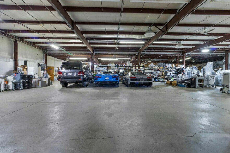 More Photos Of 15402 Stony Creek Way, Noblesville Warehouse For Lease