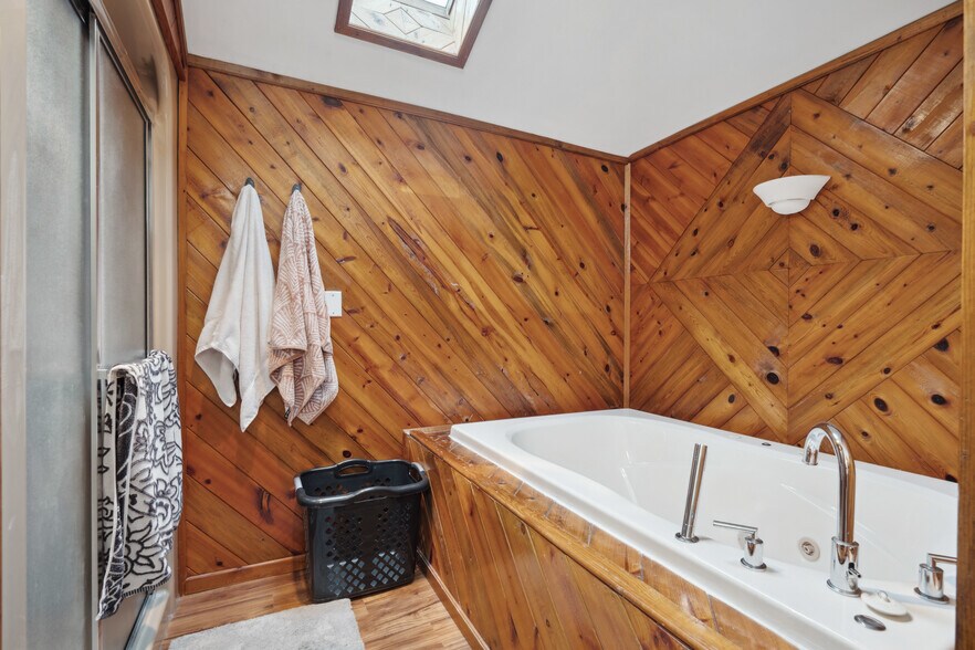 More Photos Of 310 2nd St SE, Dyersville Specialty For Sale