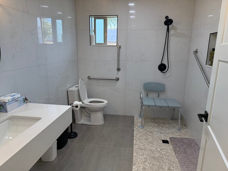 More Photos Of 1X000 N Assisted Living Drive, Phoenix Healthcare For Sale