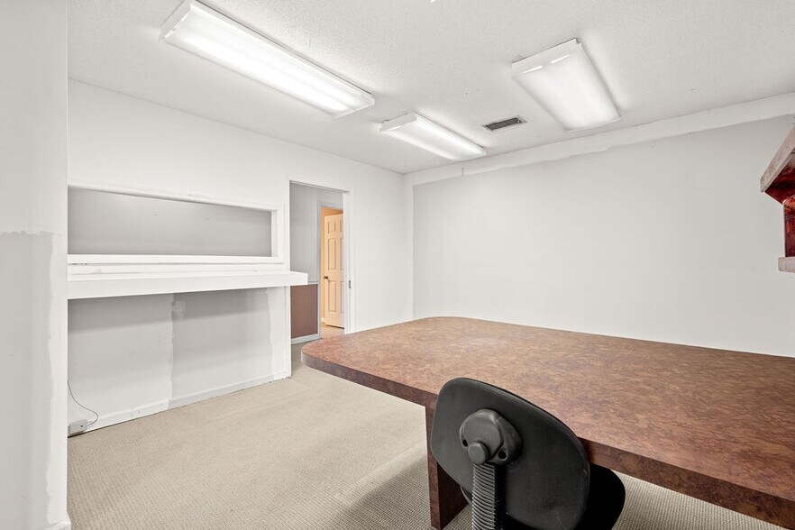 More Photos Of 300 Forest Ave, Chattanooga Office For Sale