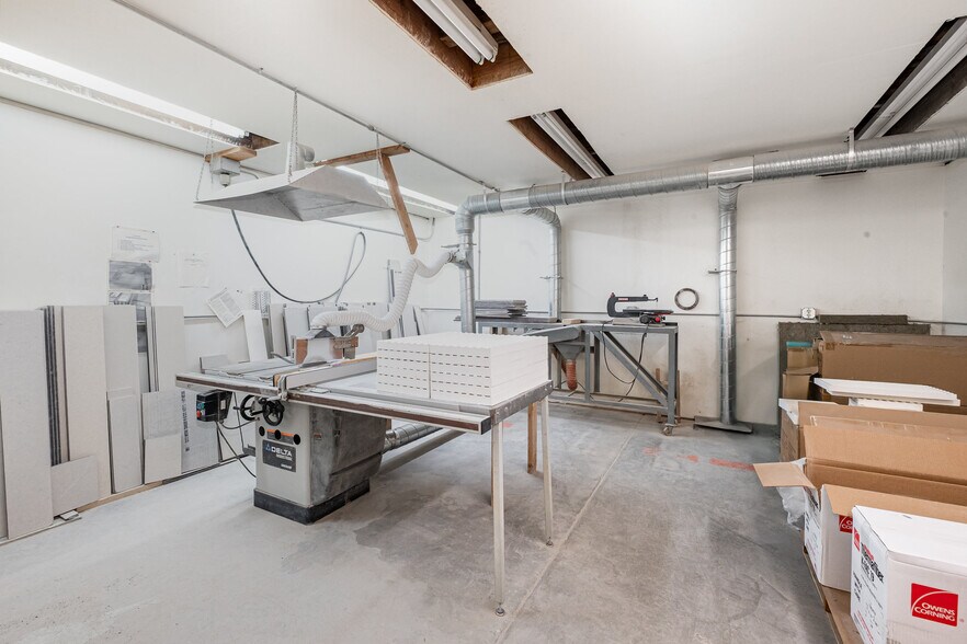 More Photos Of 330 N Front St, Ripley Flex For Sale