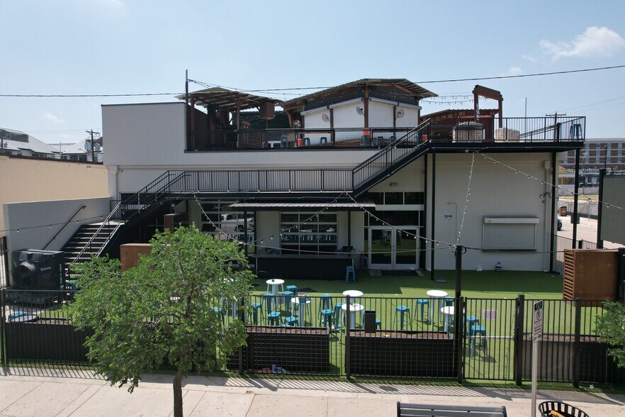 More Photos Of 1005 Norwood St, Fort Worth Restaurant For Sale