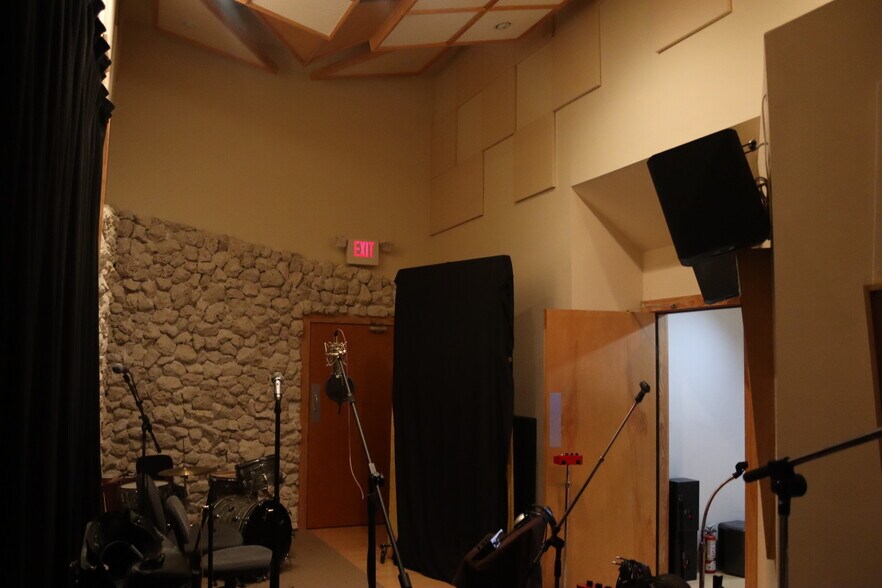 More Photos Of 7180-7194 SW 47th St, Miami Service For Sale