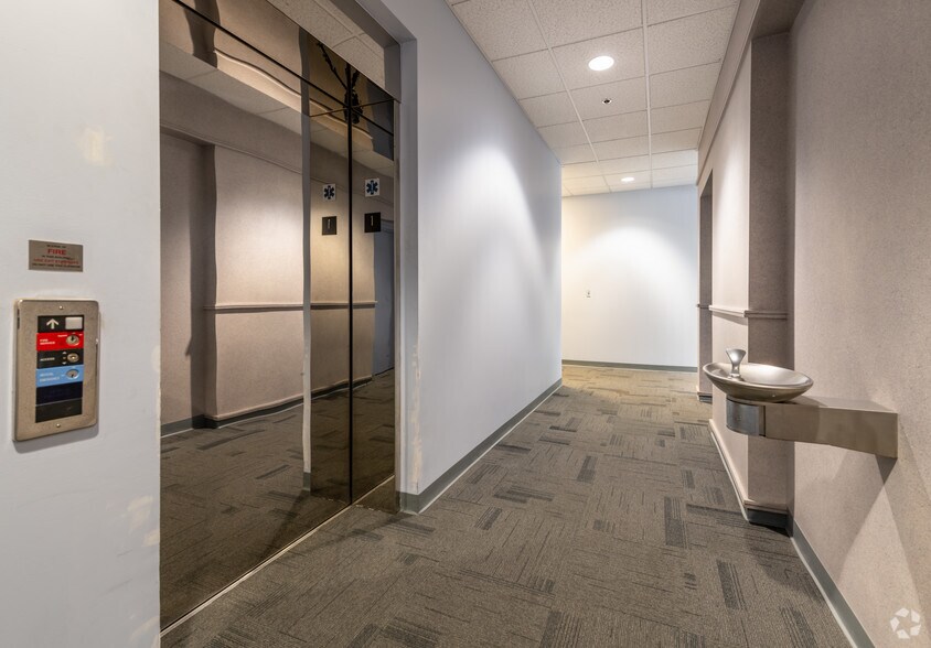 More Photos Of 300 Jubilee Dr, Peabody Manufacturing For Lease