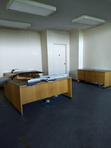 More Photos Of 102 E Front St, Port Angeles Office Residential For Lease