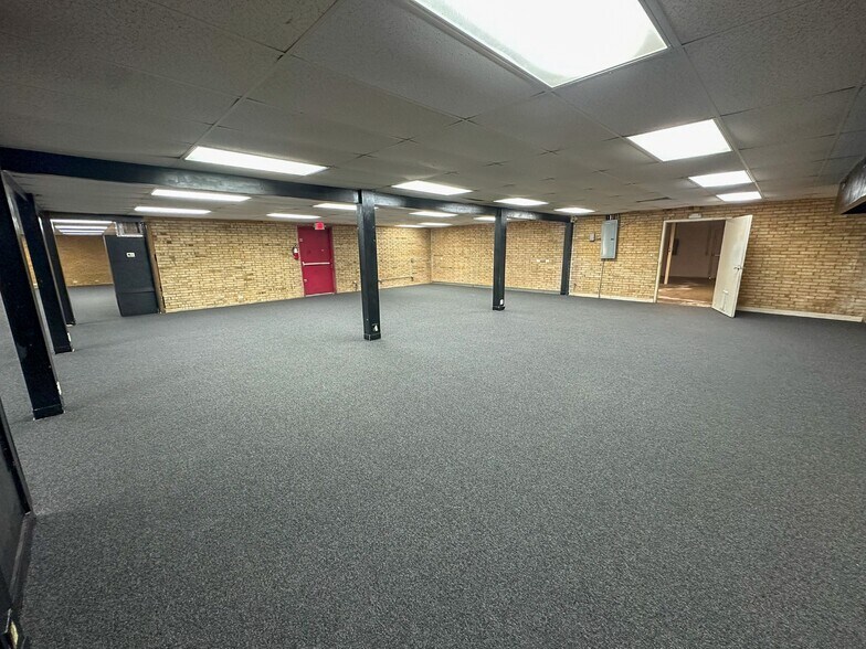 More Photos Of 310 E Denman Ave, Lufkin Storefront Retail Office For Sale