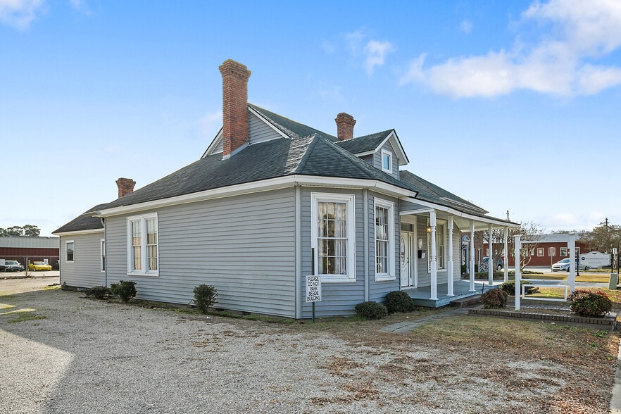 More Photos Of 127 S Cool Spring St, Fayetteville Office For Sale