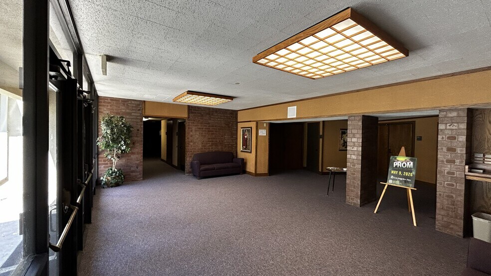 More Photos Of 11315 White Oak Ave, Granada Hills Specialty For Sale