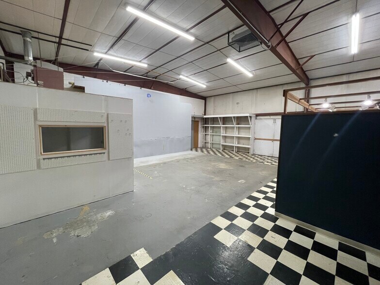 More Photos Of 3310-3320 S Knox Ct, Englewood Research And Development For Lease