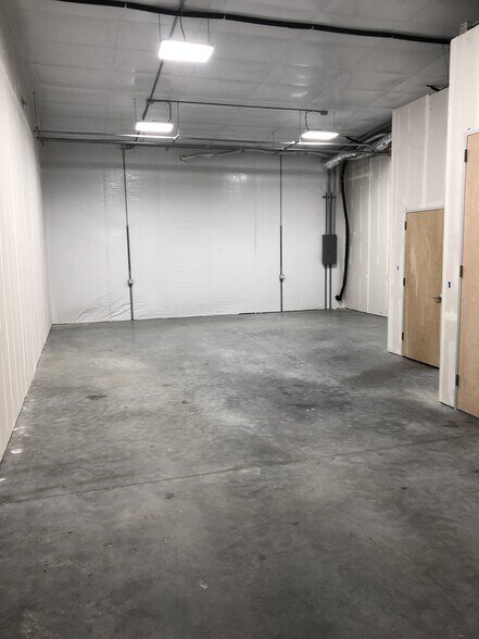 More Photos Of 2125 Katy Fort Bend Rd, Katy Warehouse For Lease