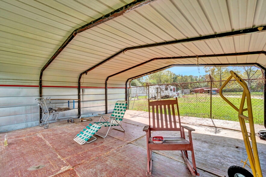 More Photos Of 4033 Geer Hwy, Cleveland General Retail For Sale