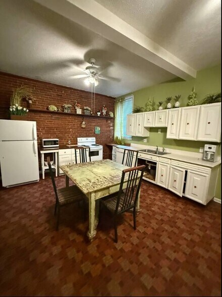 More Photos Of , Topeka Unknown For Sale