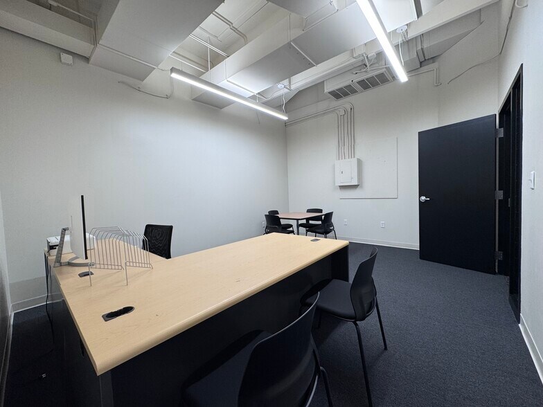 More Photos Of 2378 Wilshire Blvd, Mound Warehouse For Lease