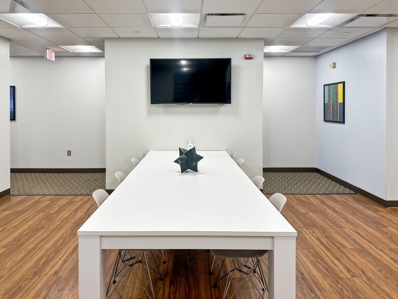 More Photos Of 100 Pearl St, Hartford Coworking Space